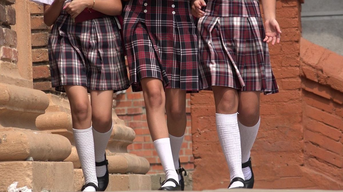 Skotská škola vyzvala žáky, aby v rámci rovnosti přišli v sukních